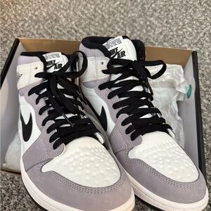 Jordan Athletic Shoes in White and Gray